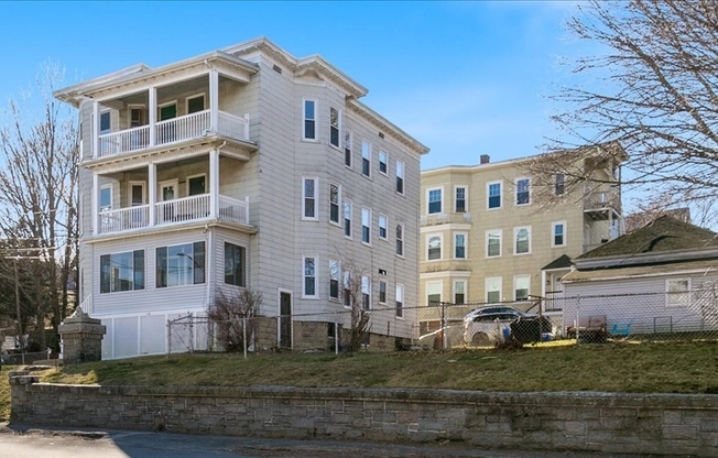 146 S ELM ST