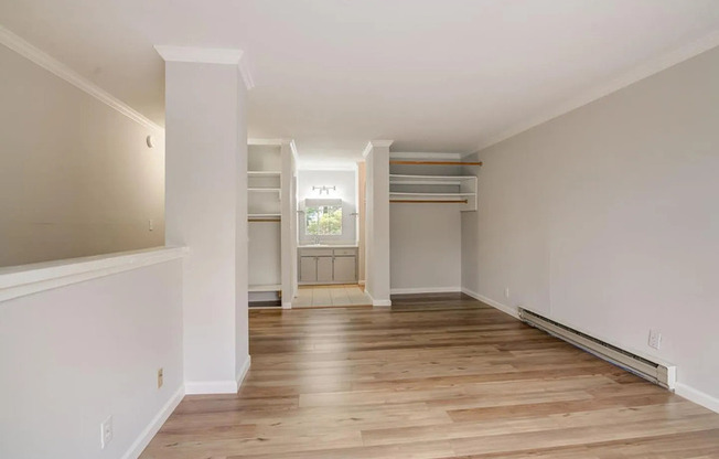 355 HALF MOON LN