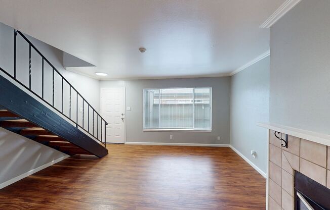 2 beds, 1 bath, 715 sqft, $2,450, Unit 619-1