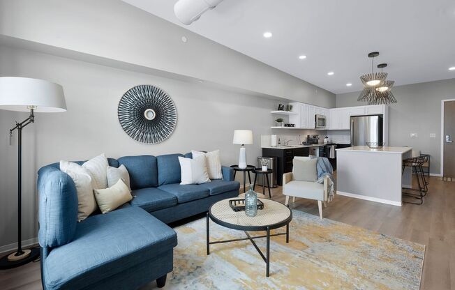 1 bed, 1 bath, 700 sqft, $1,400, Unit 2412