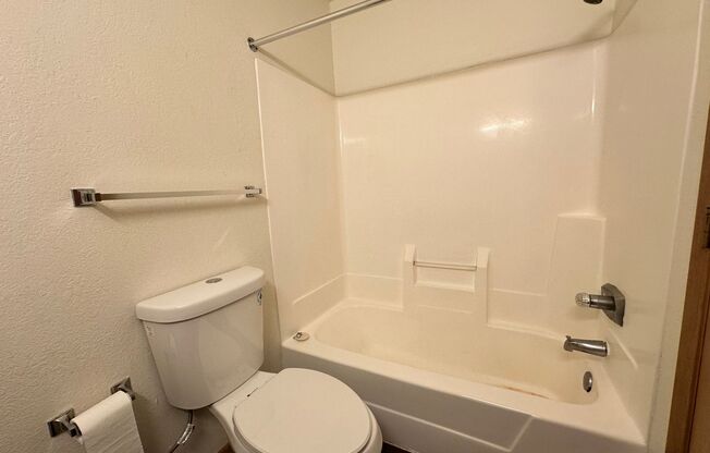 2 beds, 2 baths, 1,097 sqft, $1,475, Unit 44-308