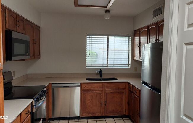 3 beds, 2.5 baths, $2,695, Unit # 91