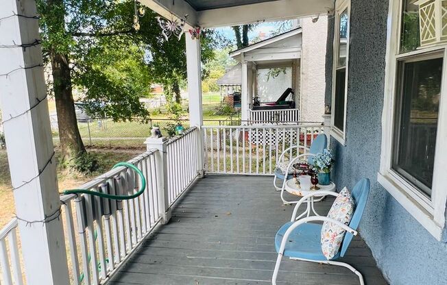 Charming 3bdrm/1.5bth Home Conveniently Located in Richmond's North Highland Park Subdivision w/Private Balcony!!