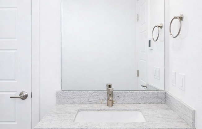 3 beds, 1 bath, 980 sqft, $2,995, Unit R-412