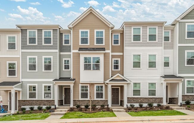 Beautiful 3 bedroom townhome available August 1st!
