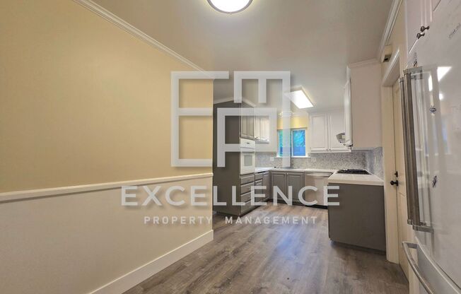 4/2 House with Large Yard, AC, New Flooring, Walk to Schools!