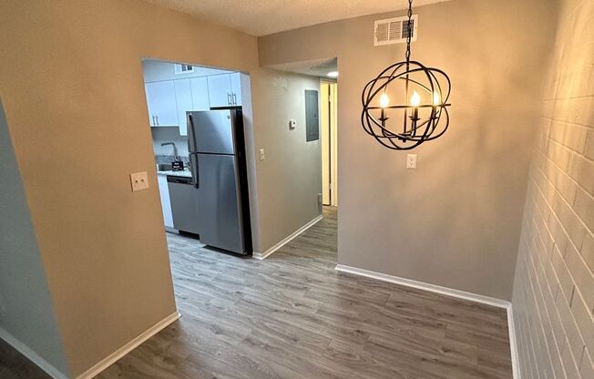 1 bed, 1 bath, 650 sqft, $999, Unit 016