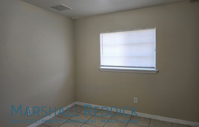 3 beds, 2 baths, $1,499, Unit 712 Jack Ave S