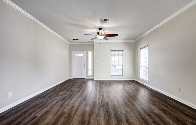 Beautiful 3 Bedroom 2 1/2 in trophy ridge