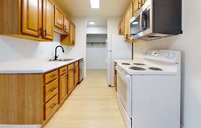 2 beds, 1 bath, 1,050 sqft, $995, Unit 215-201C