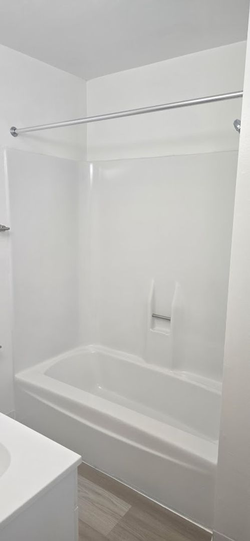 1 bed, 1 bath, 663 sqft, $1,250, Unit T166