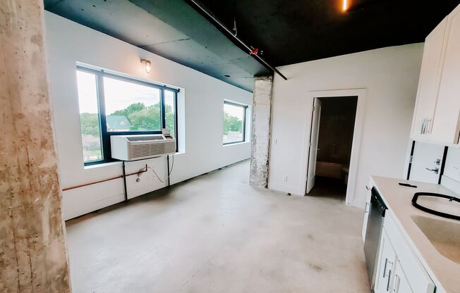 Studio, 1 bath, 480 sqft, $1,015, Unit D505