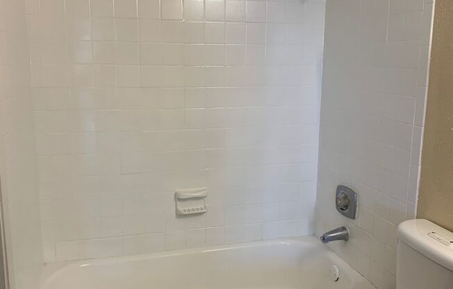 1 bed, 1 bath, 470 sqft, $745, Unit 602