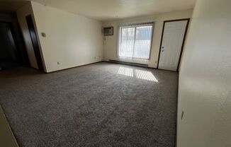 2 beds, 1 bath, $775, Unit 205