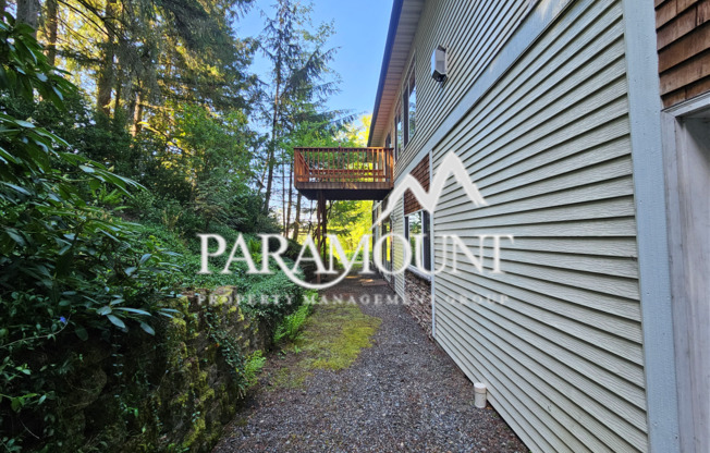 Spacious 4,600+sqft 5 Bedroom in Bremerton!