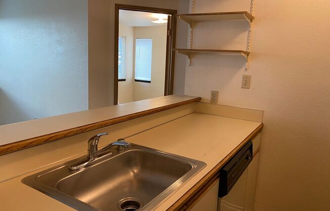 3 beds, 1.5 baths, $2,795, Unit 9