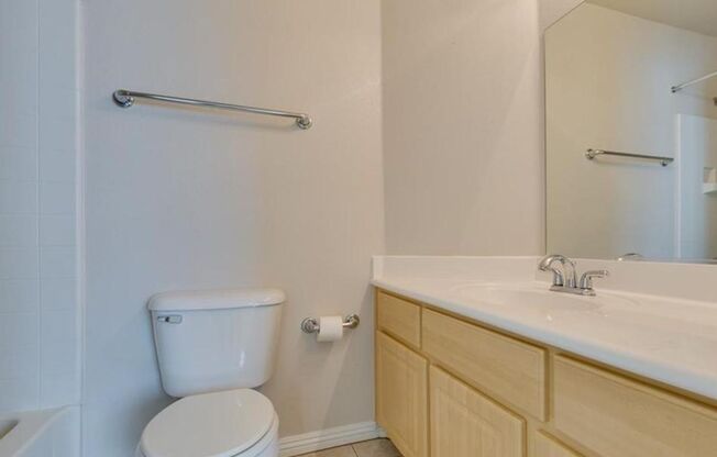 2 beds, 2.5 baths, $1,700, Unit Unit 2