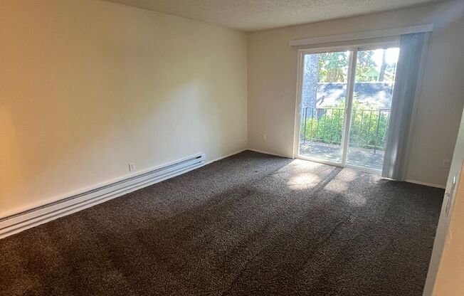 1 bed, 1 bath, 624 sqft, $1,050, Unit 30