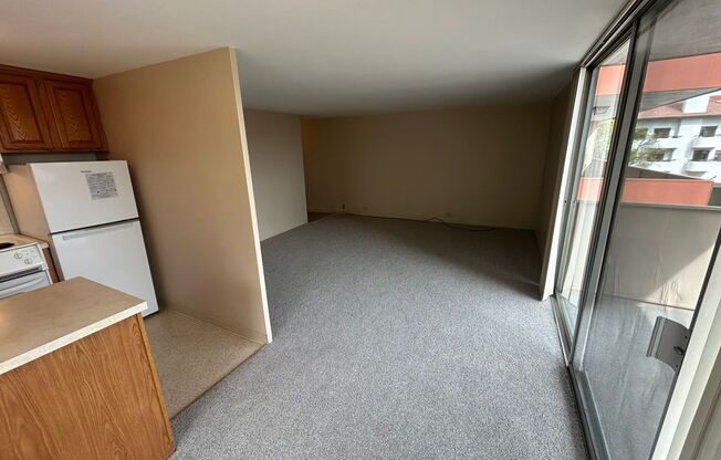 2 beds, 1.5 baths, 750 sqft, $1,595, Unit 307