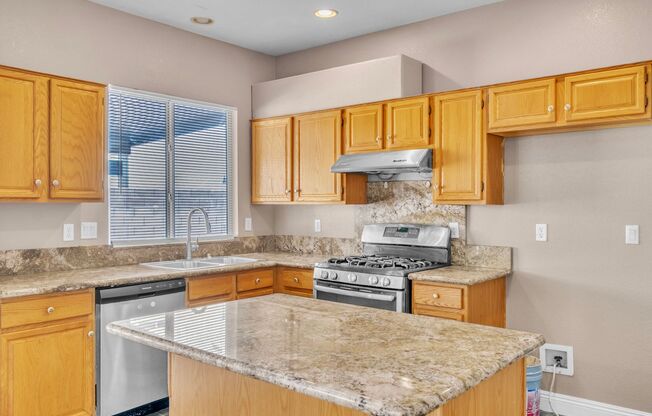 4 beds, 2.5 baths, $2,250