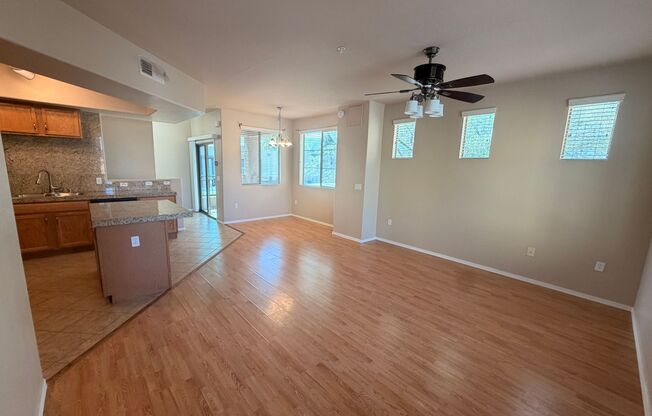 End Unit 2 bed/2.5 bath Town Home Ready 4 Move In!