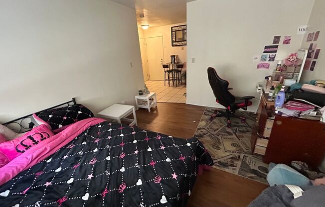 1 bed, 1 bath, $850, Unit 308