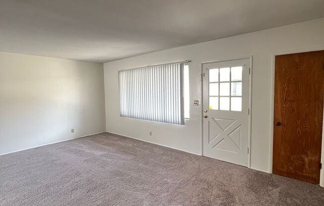 2 beds, 1 bath, 800 sqft, $2,200