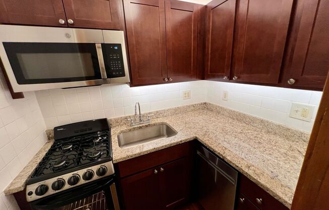 1 bed, 1 bath, 450 sqft, $1,585, Unit 273-P02