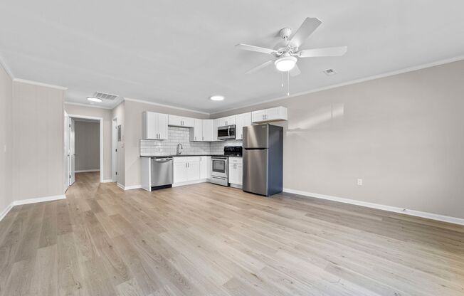 2 beds, 1 bath, 725 sqft, $1,237, Unit 165-2