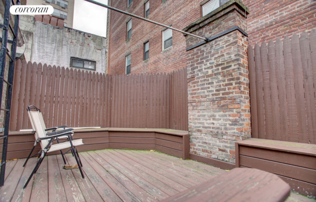 126 E 37 ST