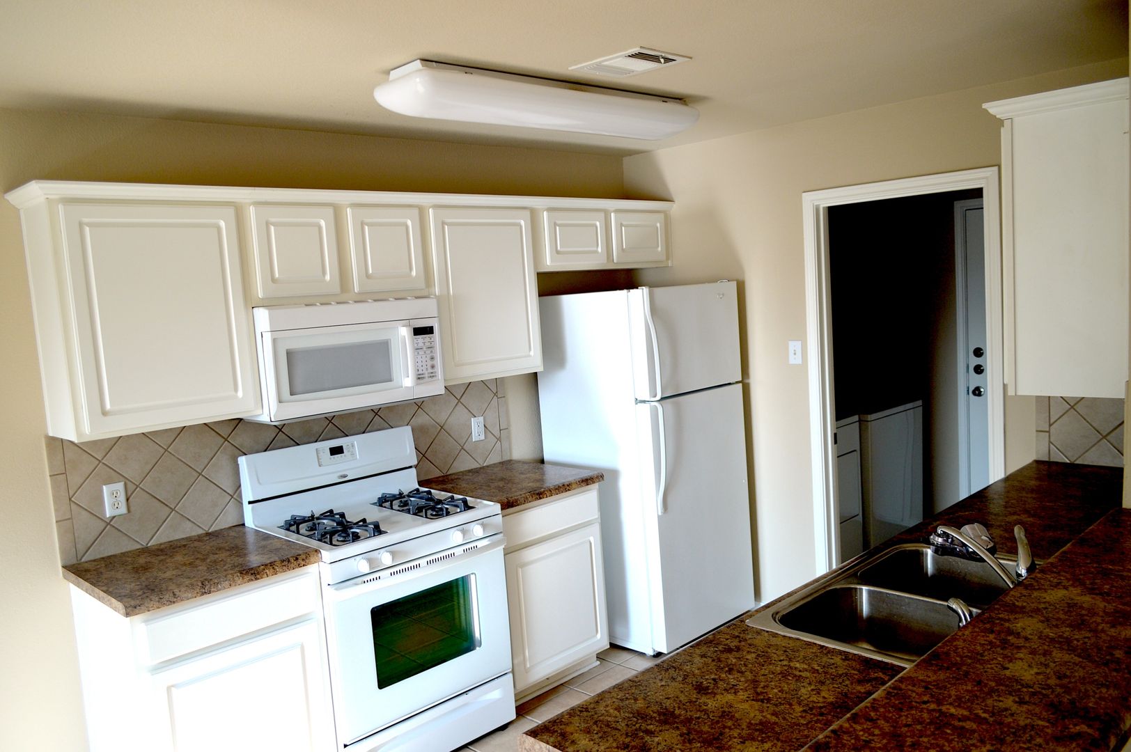 For Lease – $1,900/mo | 3305 Winding River Trl, Round Rock, TX