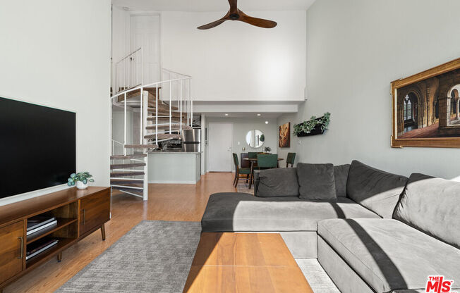 2 beds, 2 baths, 950 sqft, $3,900, Unit 557