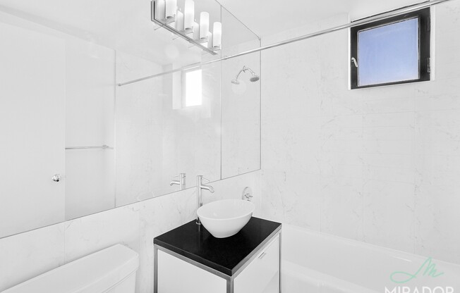 2 beds, 2 baths, $10,400, Unit 28C