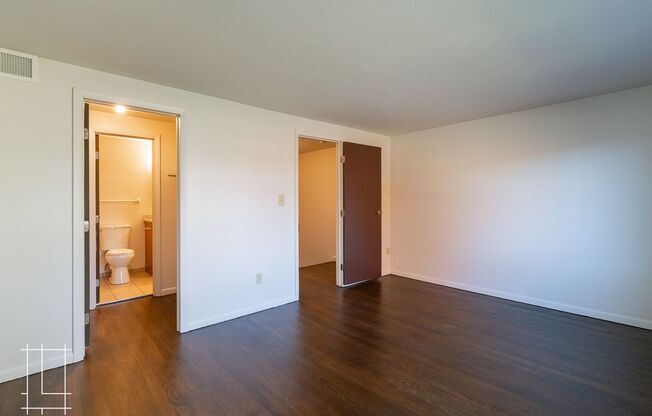 2 beds, 1.5 baths, $1,425, Unit 791 E Thurber Dr Apt. L