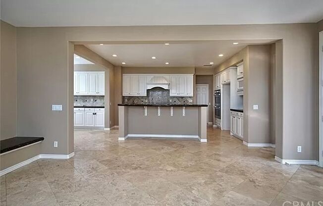 4 BEDROOM, 3 BATH WITH BONUS ROOM (SERRANO & KENDRA) CITY OF ORANGE