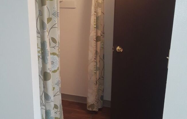 2 beds, 1.5 baths, 1,032 sqft, $1,800, Unit 8A