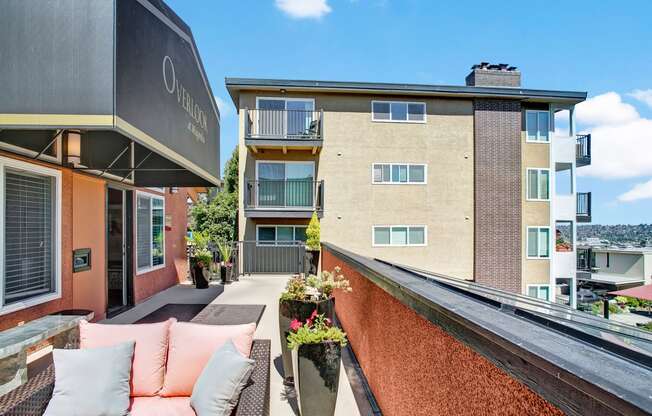 Overlook at Magnolia Leasing Office Apartments in Seattle, WA
