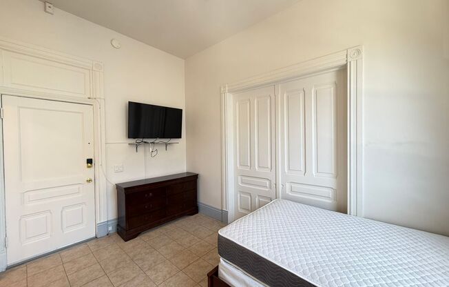 Studio, 1 bath, $1,195, Unit 44