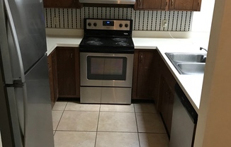 Nice 1BD/ 1BA Located Off Old St. Augustine! Must See For Aug Move In!