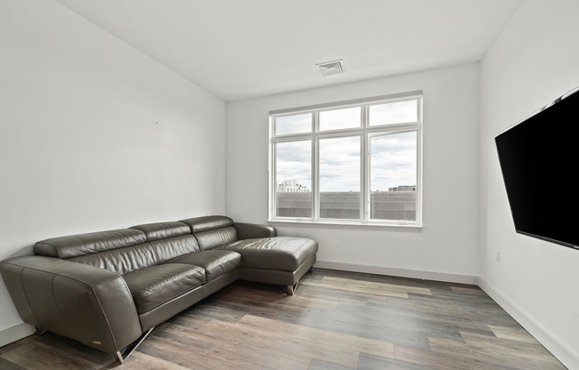1 bed, 1 bath, 662 sqft, $3,200, Unit 403