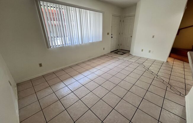 Central- 2 bedroom/ 1.5 bathroom condo!