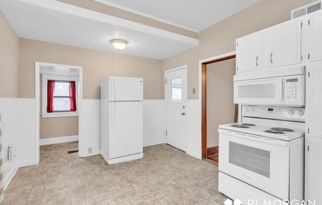 3 beds, 1 bath, $1,450