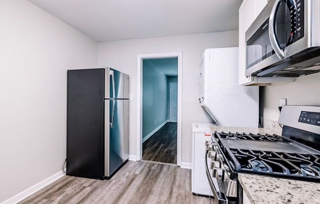 2 beds, 1 bath, 850 sqft, $1,250, Unit 00-E8