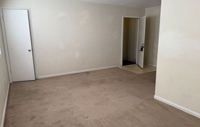 1 bed, 1 bath, $875, Unit Apt A