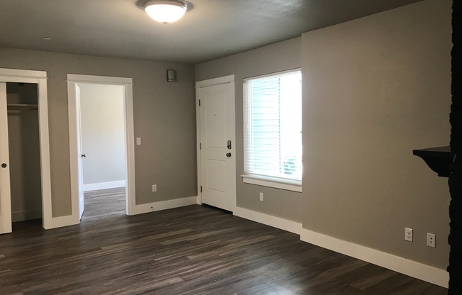 Large 3 Bedroom 2 Bathroom! In-Unit Washer & Dryer, Covered Patio & Pet Friendly!
