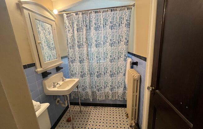 Studio, 1 bath, 650 sqft, $795, Unit Unit 202 Studio A650