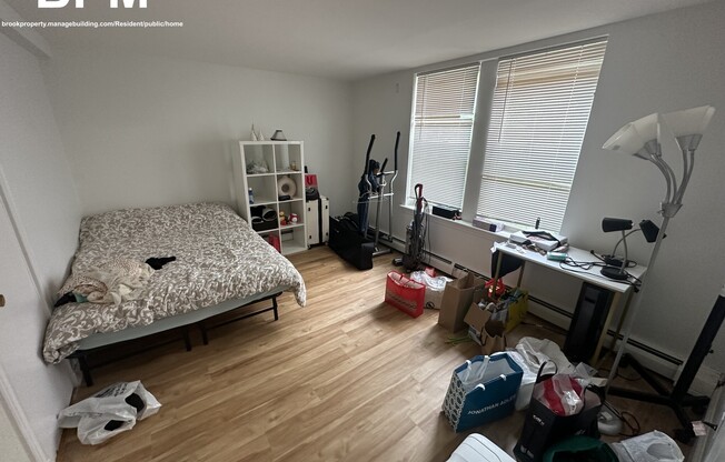2 beds, 1 bath, $2,850, Unit 2