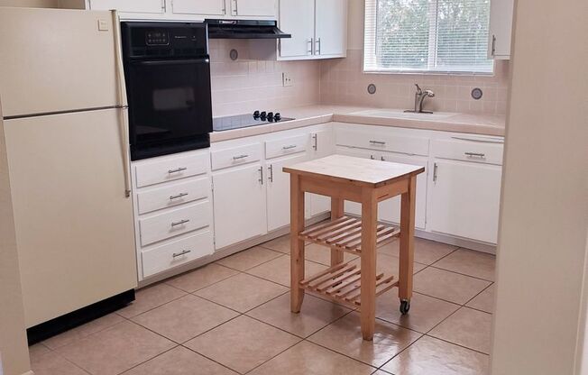Age-Restricted Community 55+ 2 Bedroom - SUN CITY!