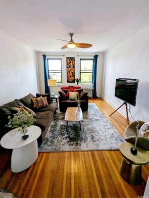 2 beds, 1 bath, $3,000, Unit 5A