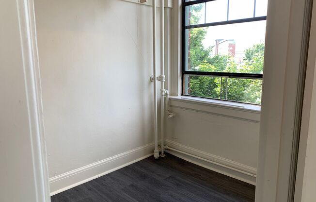 Ballard Court Apartments